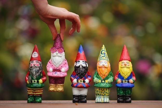 По легенде, гномы защищают сады и приносят владельцам удачу