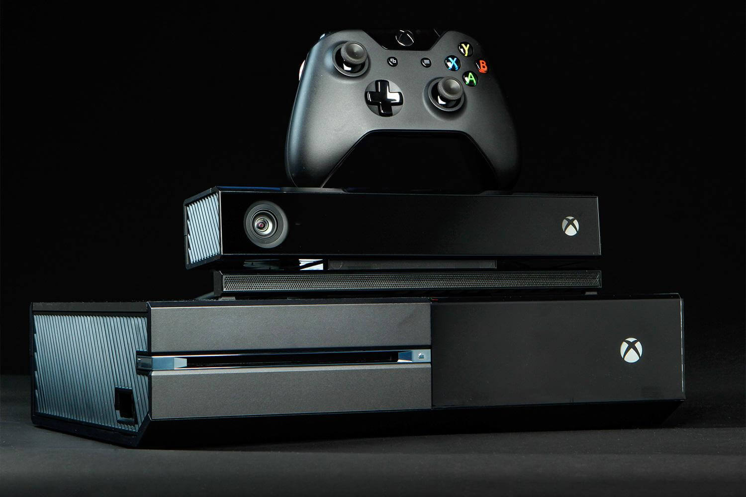 вчора   стало відомо   , що   Microsoft   відмовилася від своїх заяв з приводу того, що консоль Xbox One не здатна повноцінно функціонувати без наявності сенсора Kinect