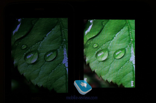 Порівняння екранів з Nokia N96 (Nokia N85 праворуч):